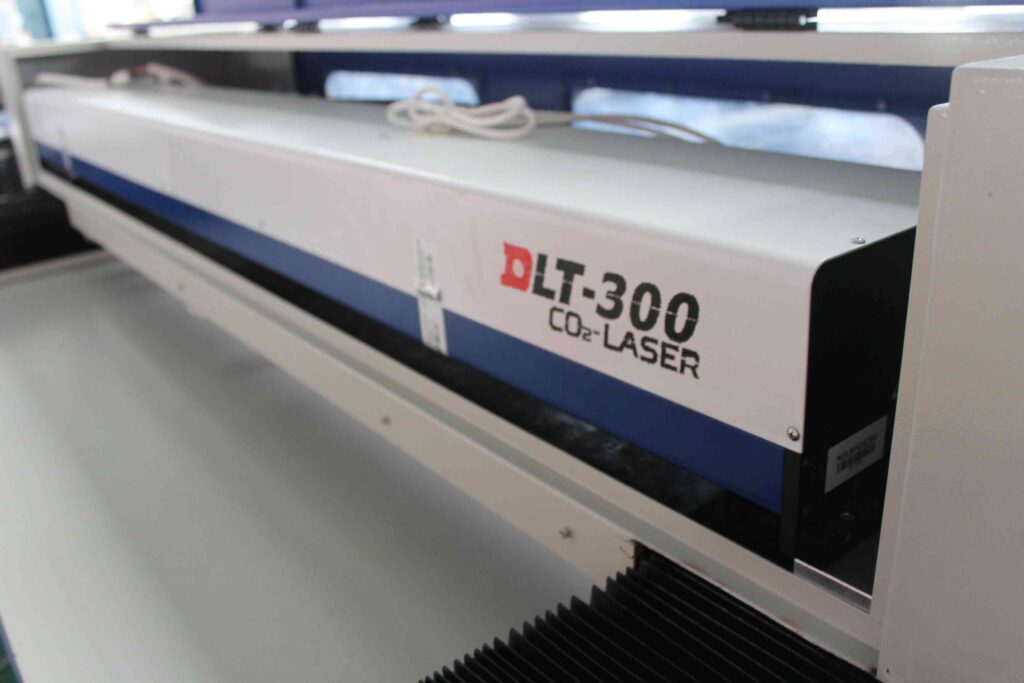 DLT300W laser tube